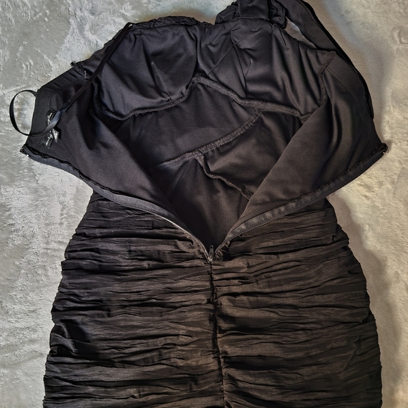 City Triangle Black Stretchy Bodycon Dress Size 4 - Picture 4 of 13